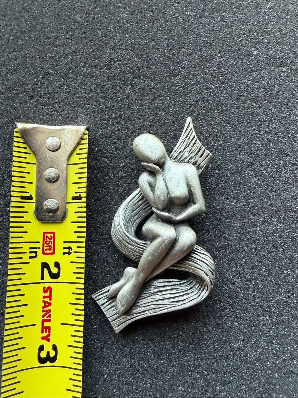 Vintage Jonette Jewelry (JJ) pewter brooch